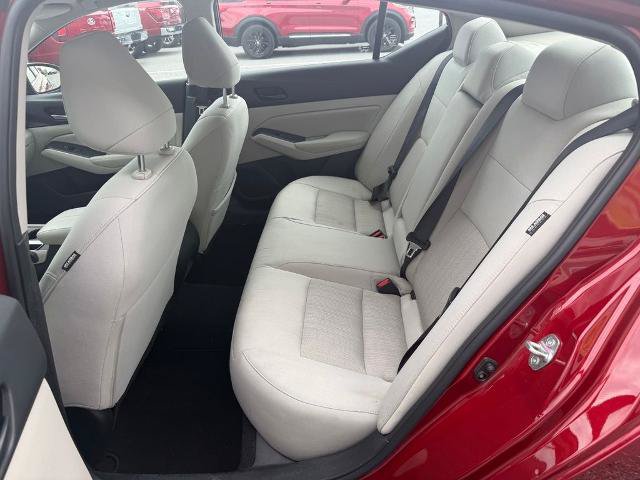 Used 2025 Nissan Altima 2.5 SV FWD image 11