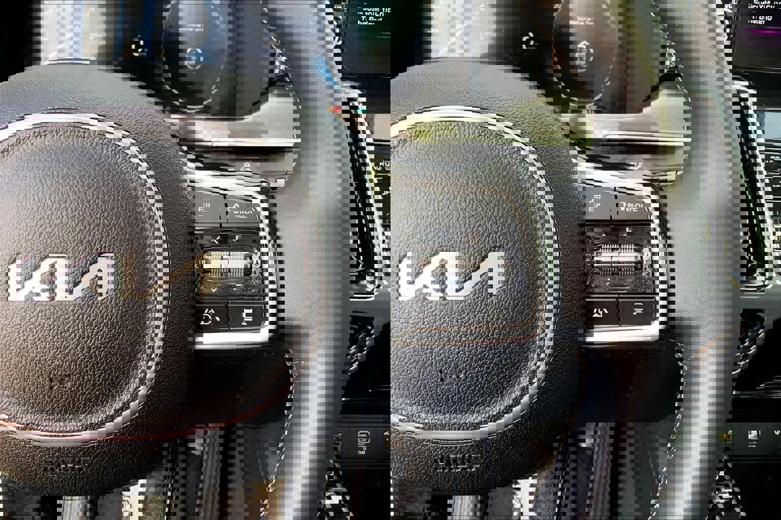 Used 2023 Kia Sorento SX image 25