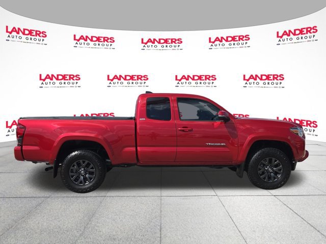 Used 2022 Toyota Tacoma SR5 w/ Technology Package RWD image 2