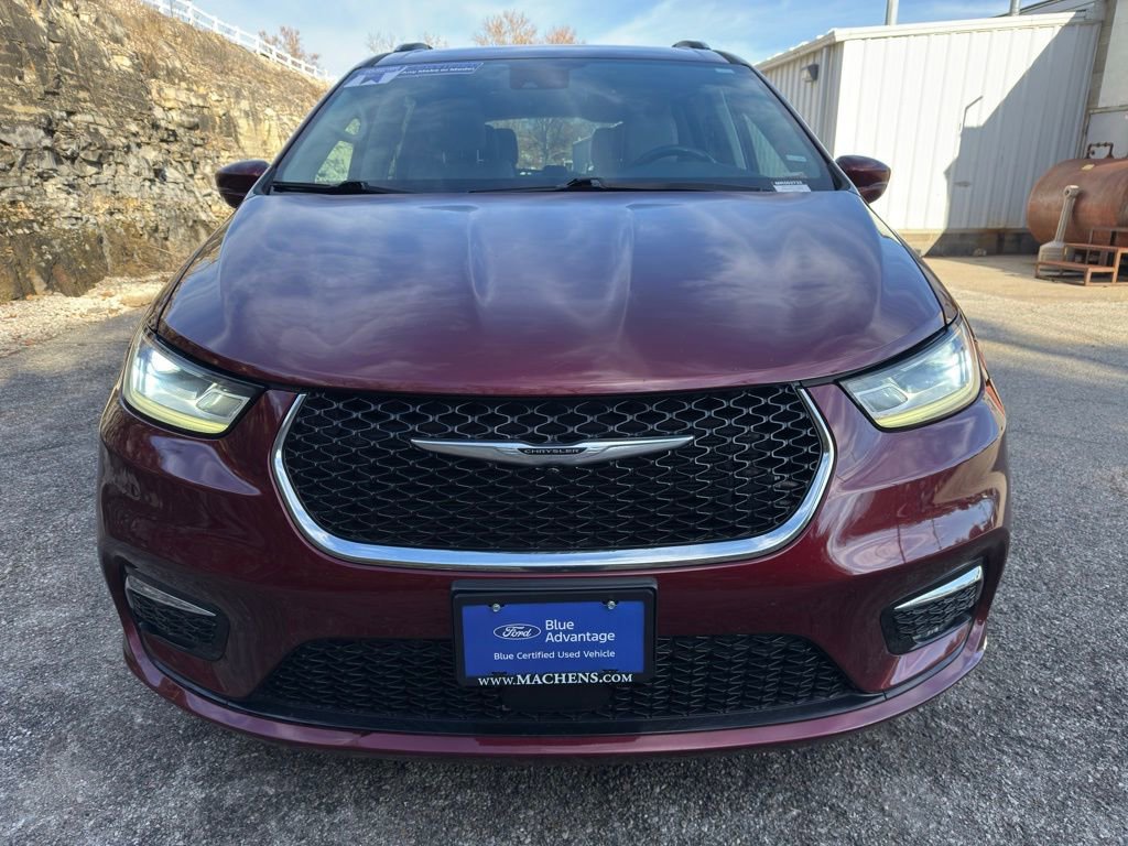 Used 2021 Chrysler Pacifica Touring-L image 7