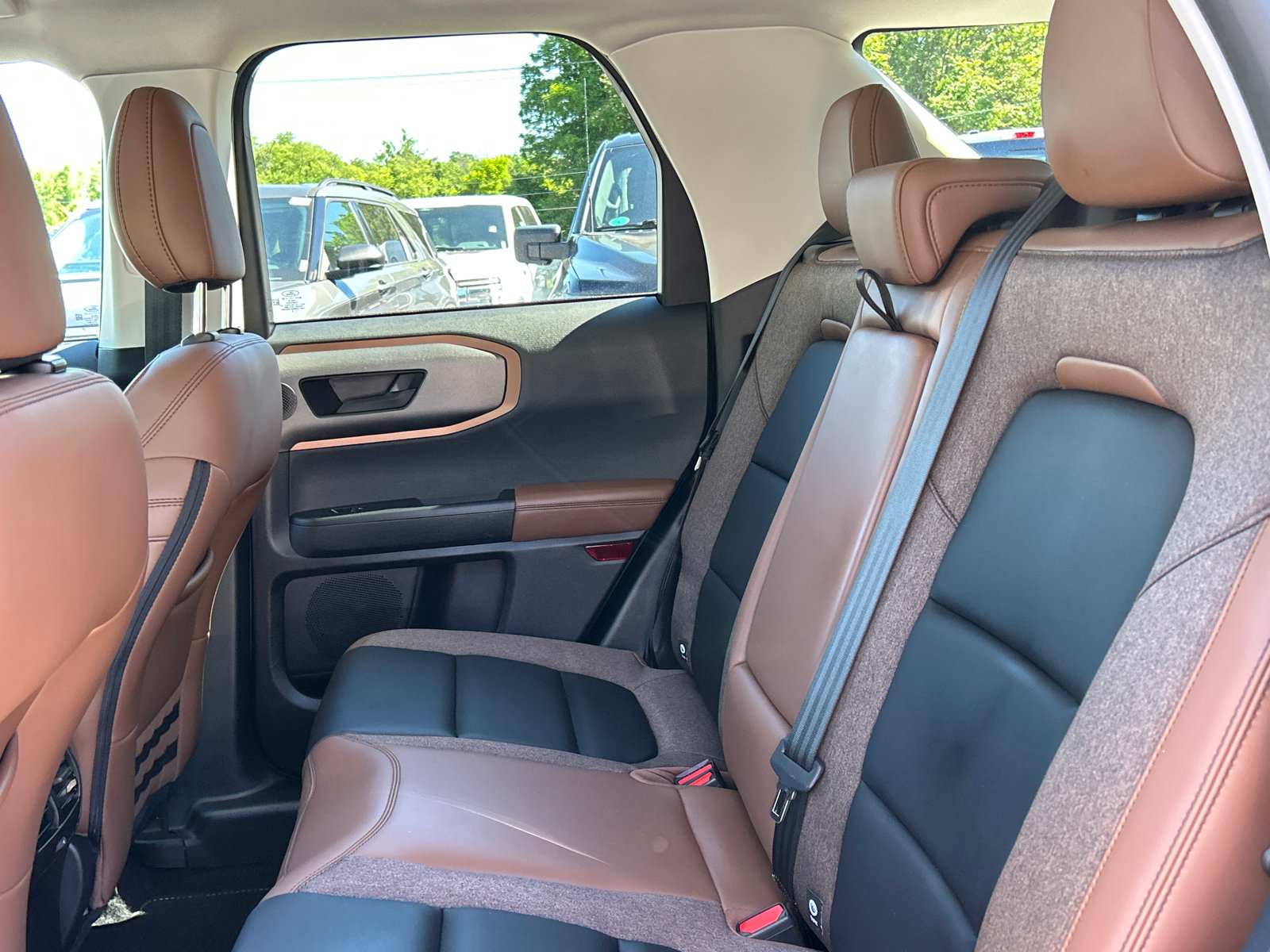 Certified 2025 Ford Bronco Sport Outer Banks w/ Outer Banks Tech Package+ AWD/4WD image 24