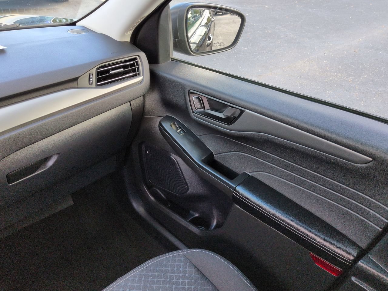 Certified 2024 Ford Escape Active AWD/4WD image 17