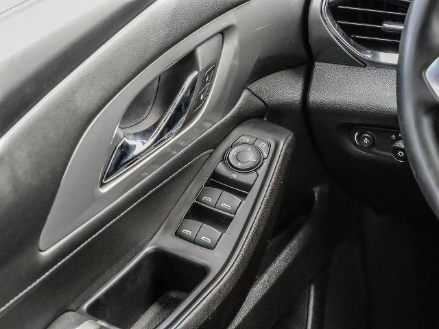 Used 2023 Chevrolet Traverse LT FWD image 32