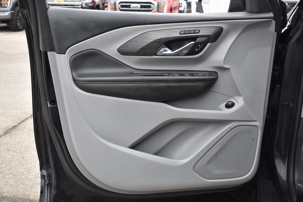 Used 2021 GMC Terrain SLT image 9