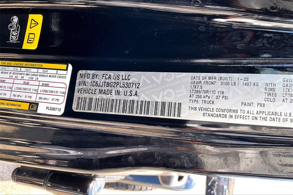 Used 2023 Jeep Gladiator Rubicon w/ Cold Weather Group image 16