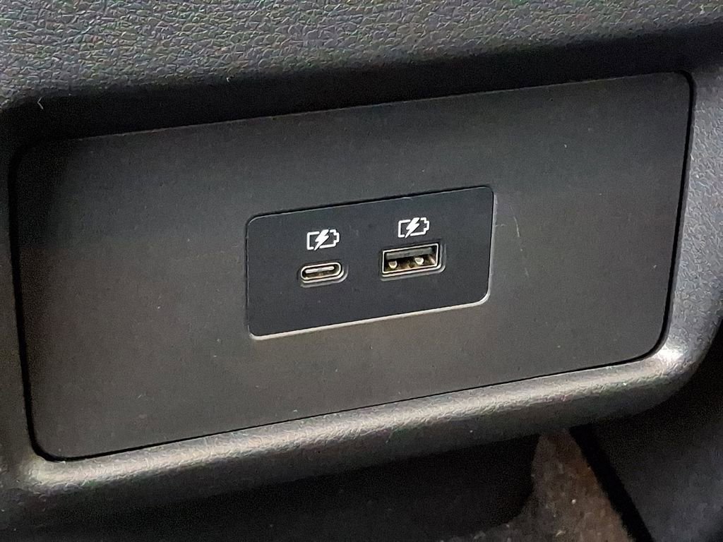 Used 2022 Nissan Rogue SV image 11