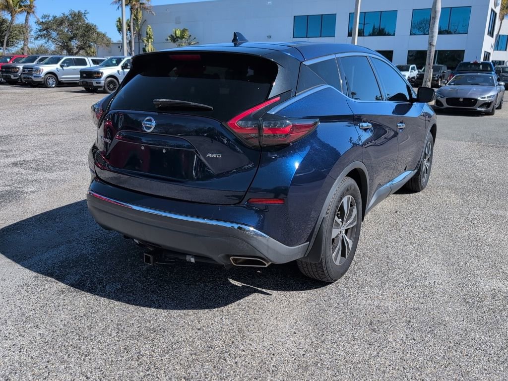 Used 2019 Nissan Murano S image 3
