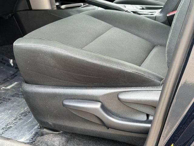 Used 2018 Toyota RAV4 LE FWD image 33