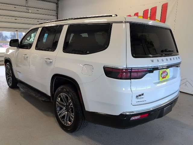 Used 2023 Jeep Wagoneer Series II AWD/4WD image 2