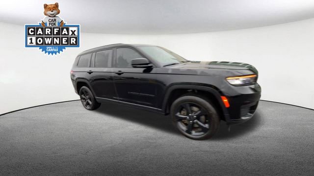 Used 2023 Jeep Grand Cherokee L Laredo image 2