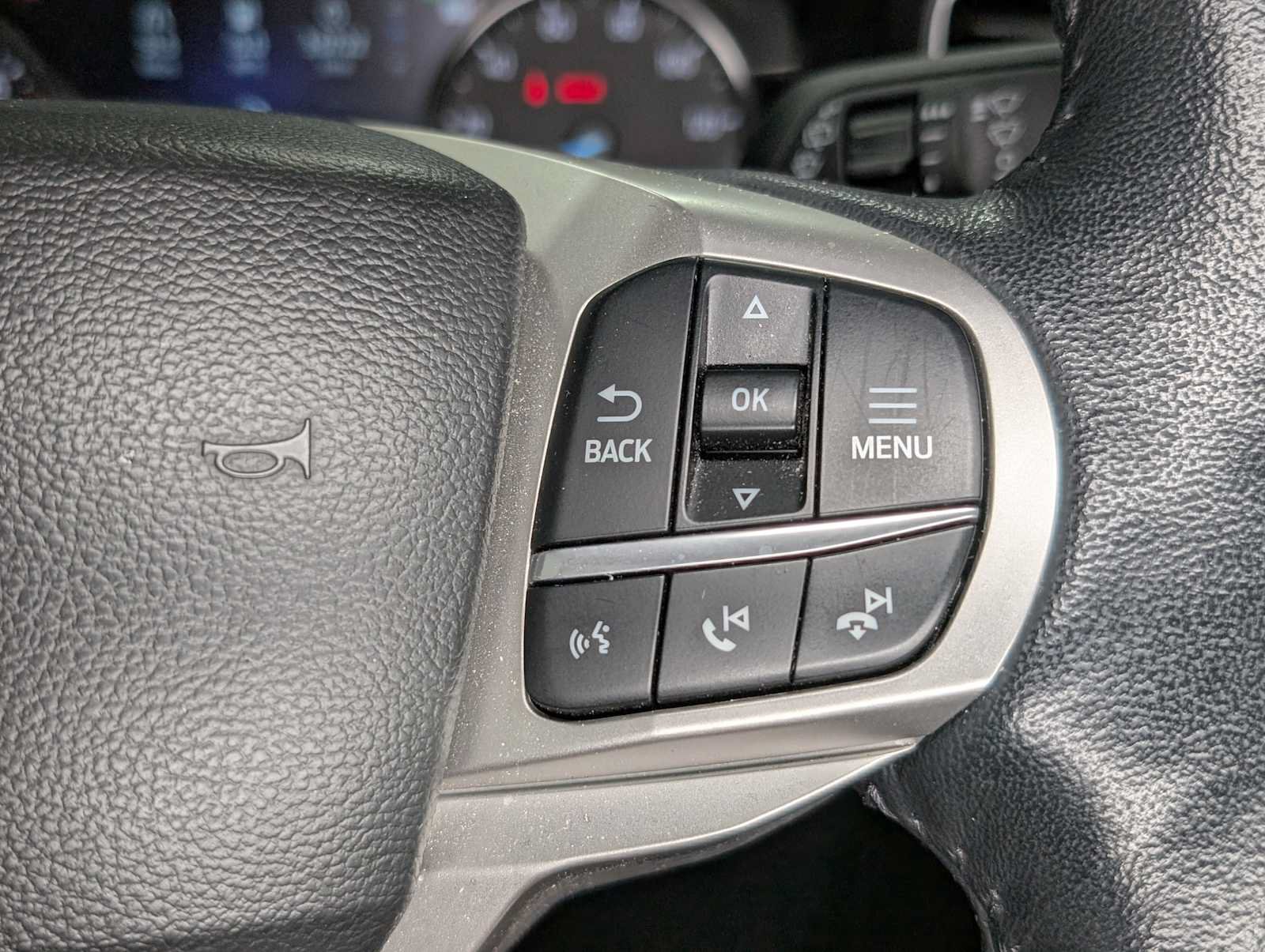 Certified 2023 Ford Explorer XLT w/ Equipment Group 202A AWD/4WD image 33