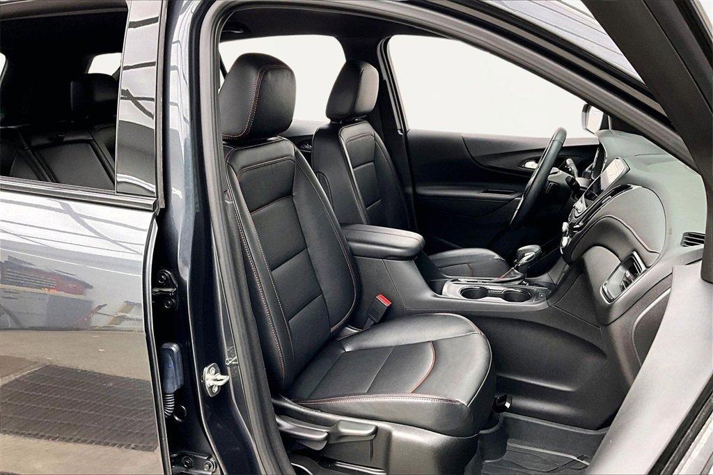 Used 2023 Chevrolet Equinox RS w/ RS Leather Package image 9