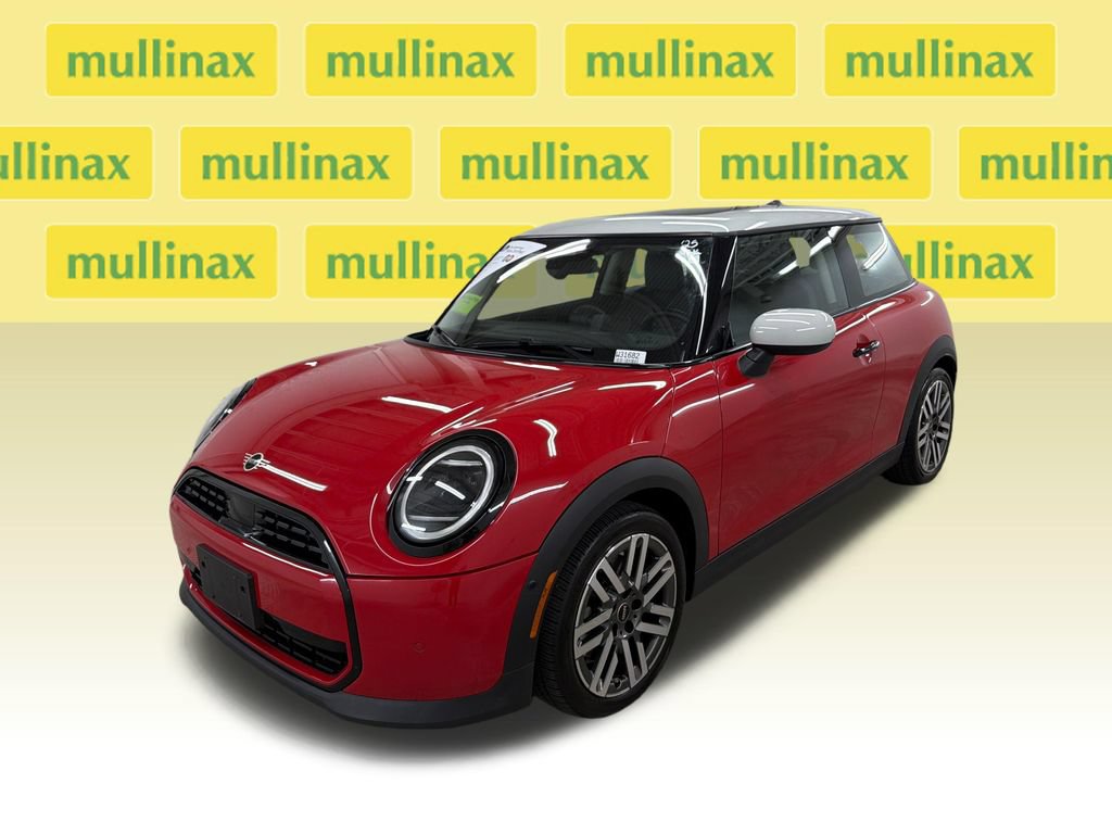 Used 2025 MINI Cooper 2-Door Hardtop FWD image 15