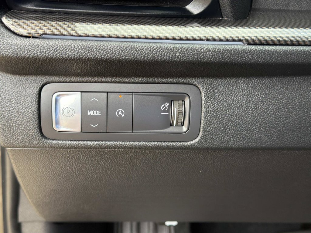 Used 2025 Chevrolet Traverse High Country w/ LPO, Floor Liner Package FWD image 25
