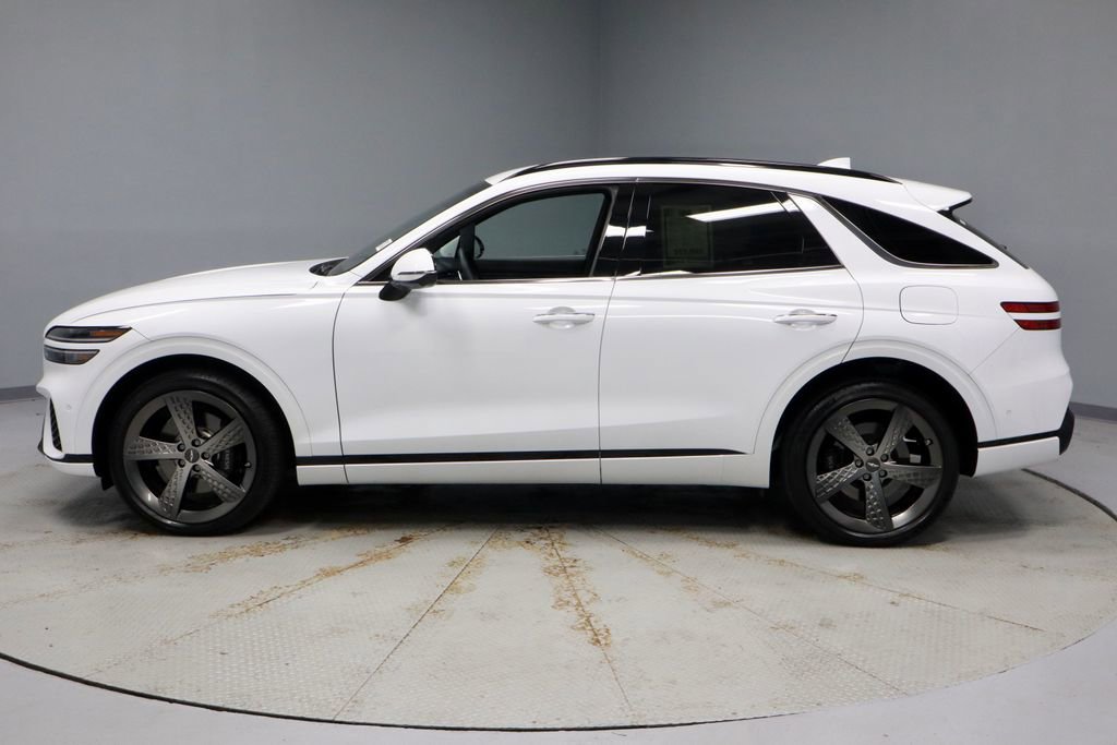 Used 2025 Genesis GV70 3.5T Sport w/ Sport Advanced Package AWD/4WD image 8
