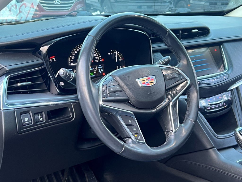 Used 2018 Cadillac XT5 Premium Luxury image 17