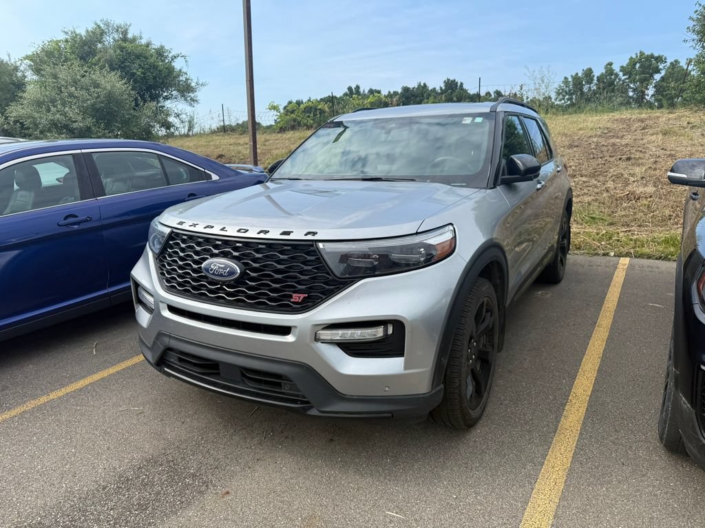Certified 2022 Ford Explorer ST w/ Equipment Group 401A AWD/4WD image 3