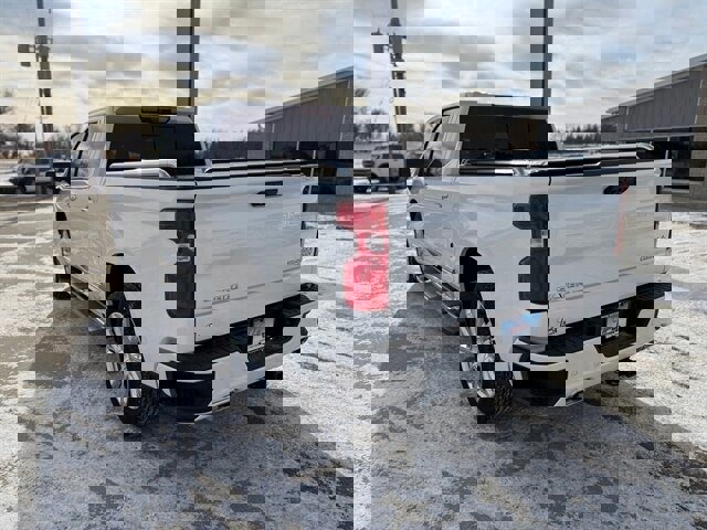 Used 2023 Chevrolet Silverado 1500 High Country w/ High Country Premium Package image 4