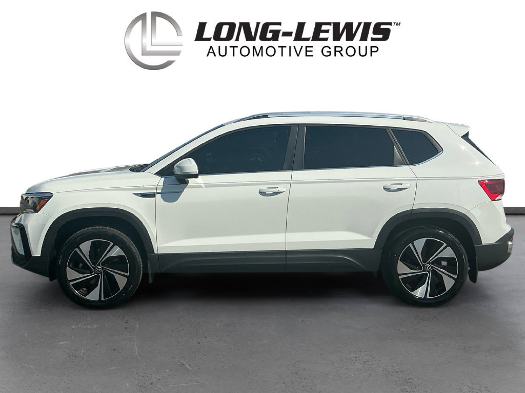 Used 2024 Volkswagen Taos SE AWD/4WD image 2