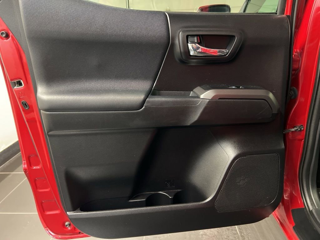 Used 2020 Toyota Tacoma TRD Off-Road w/ TRD Premium Off Road Package image 37