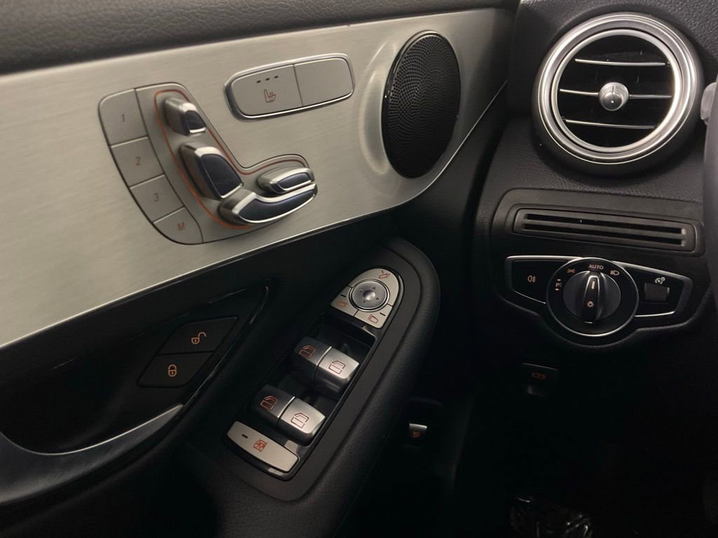 Used 2022 Mercedes-Benz GLC 300 image 19