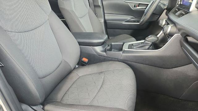 Used 2025 Toyota RAV4 XLE FWD image 30