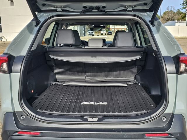 Used 2023 Toyota RAV4 XLE Premium image 28