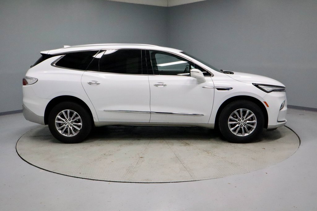 Used 2024 Buick Enclave Premium image 13