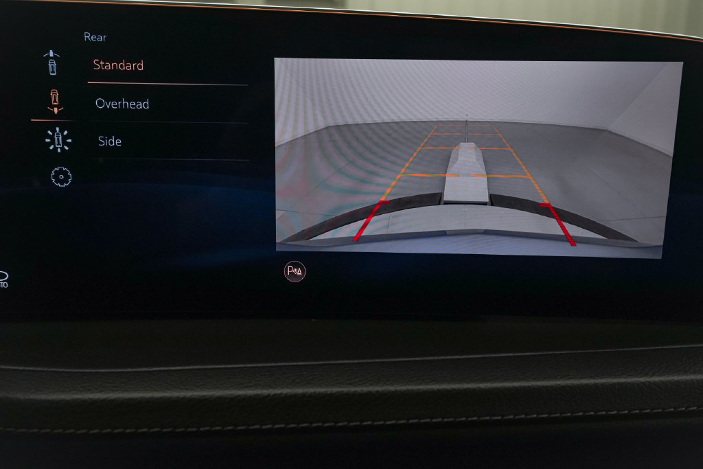 Used 2025 Cadillac XT4 Premium Luxury FWD image 16
