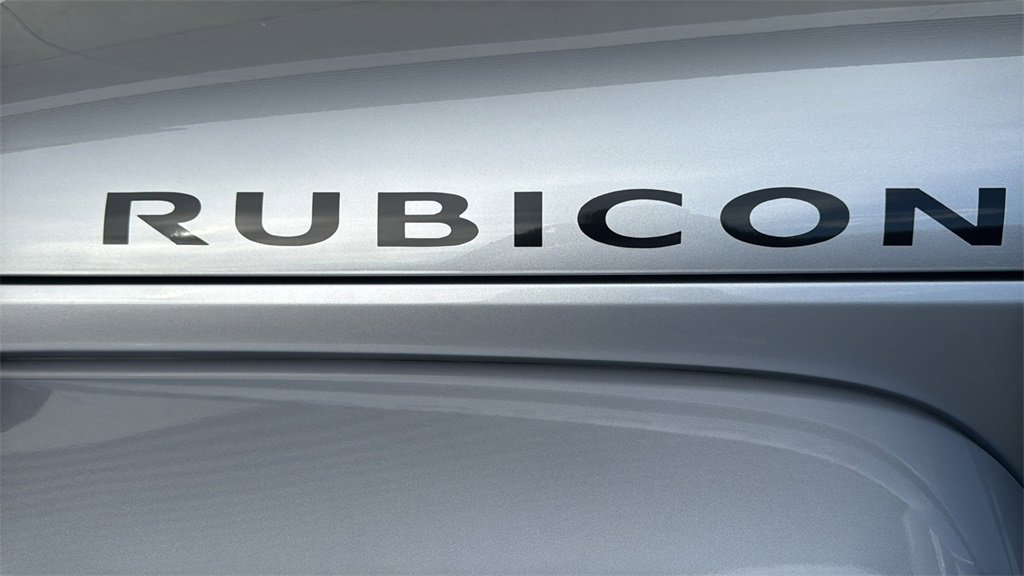 Used 2018 Jeep Wrangler Unlimited Rubicon w/ Connectivity Group image 7