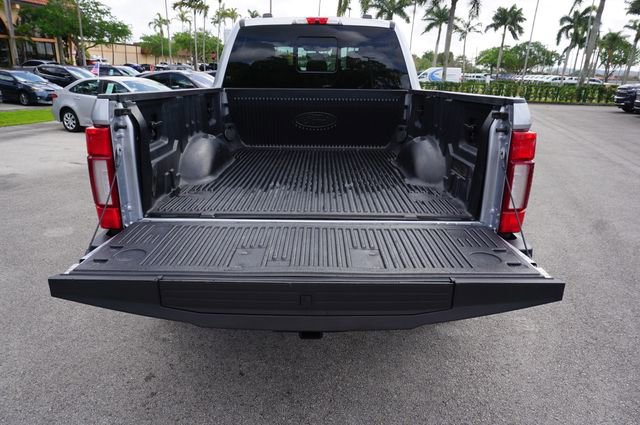 Certified 2022 Ford F350 Platinum w/ Tremor Off-Road Package AWD/4WD image 18