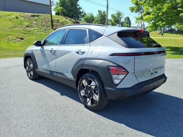 Used 2025 Hyundai Kona SEL FWD image 2