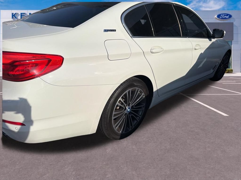 Used 2019 BMW 530e w/ Convenience Package RWD image 10