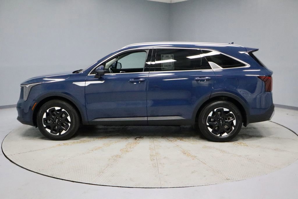 Used 2025 Kia Sorento S FWD image 2