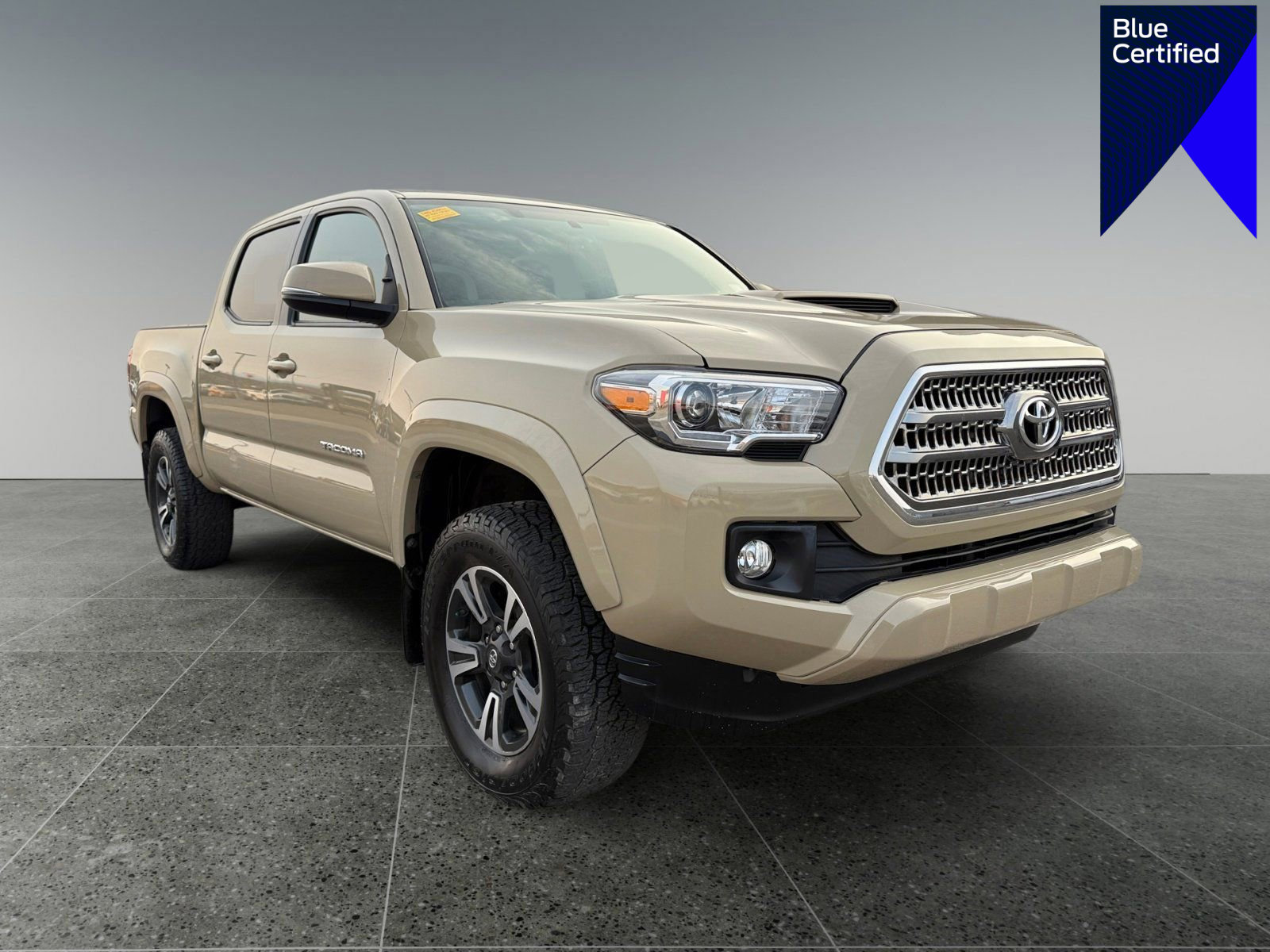 Used 2017 Toyota Tacoma TRD Sport image 1