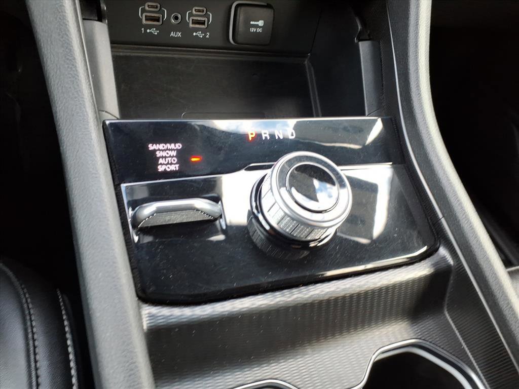 Used 2024 Jeep Grand Cherokee L Limited w/ Luxury Tech Group II image 19