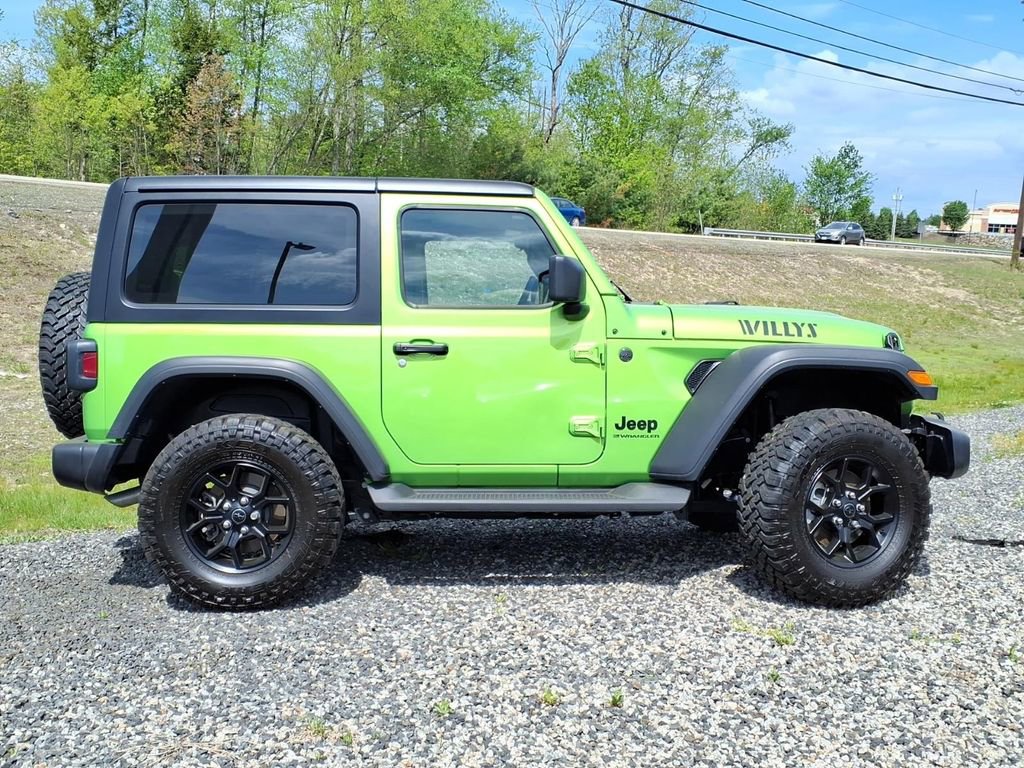 Used 2025 Jeep Wrangler Sport AWD/4WD image 3