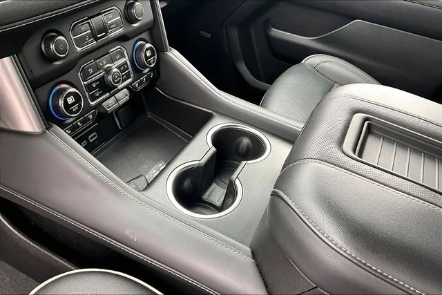 Used 2024 Chevrolet Suburban Premier image 13