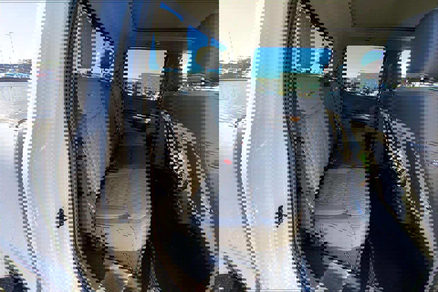 Certified 2025 Ford F350 Platinum w/ Platinum Plus Package image 19