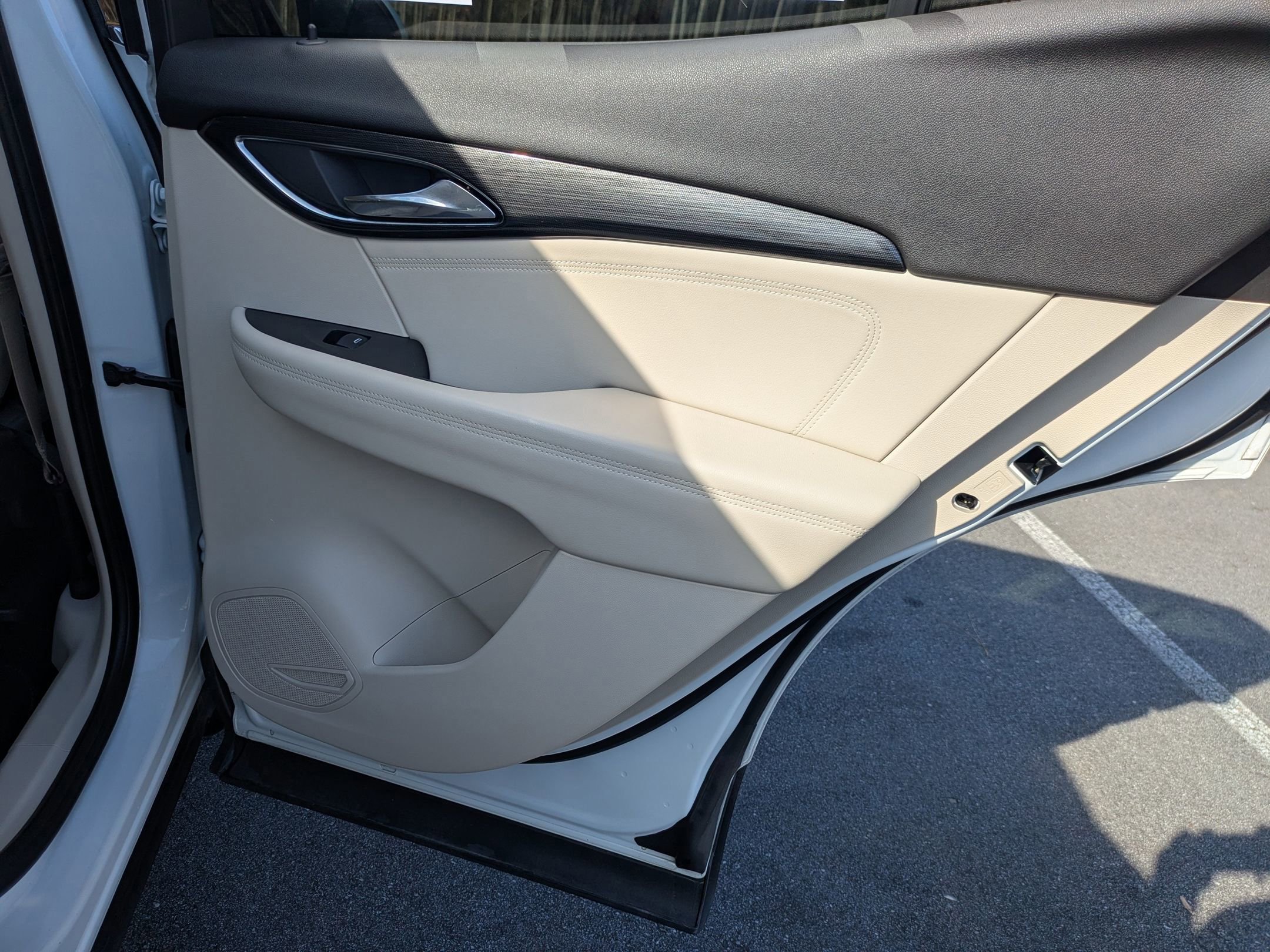 Used 2022 Buick Envision Preferred image 32