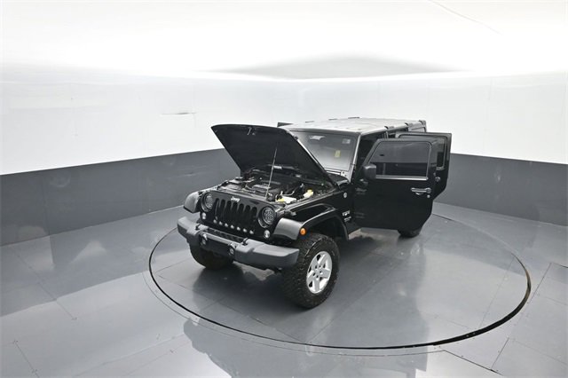 Used 2017 Jeep Wrangler Unlimited Sahara image 34