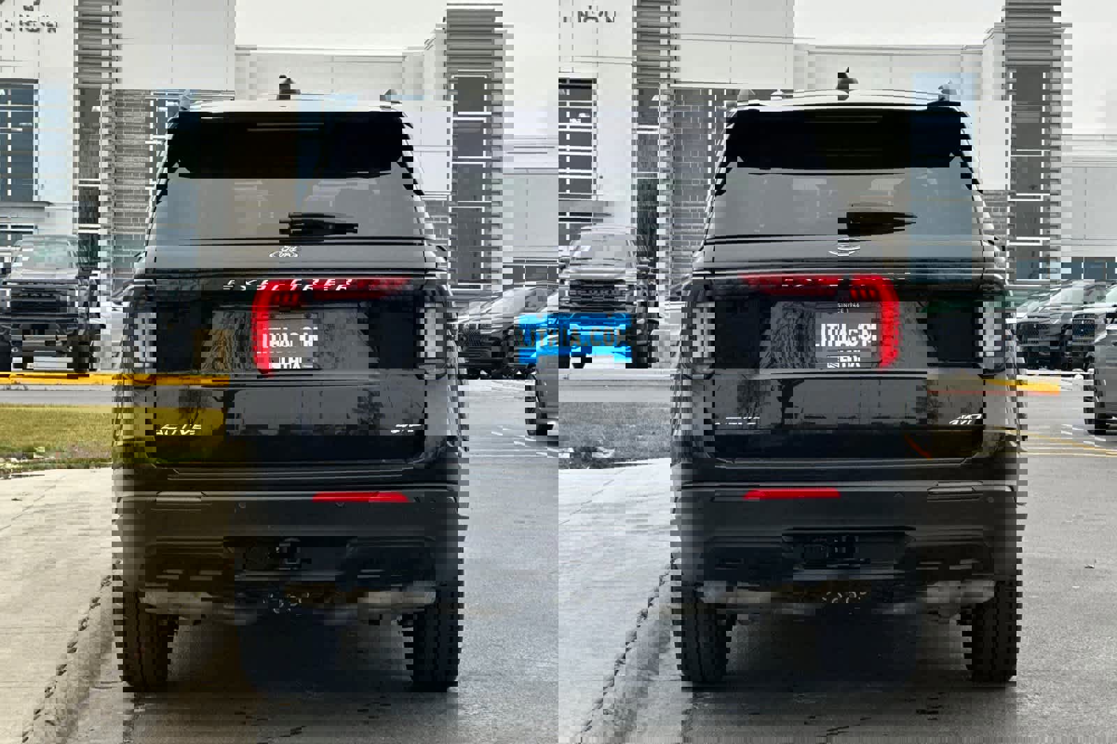 Certified 2025 Ford Explorer Active image 4