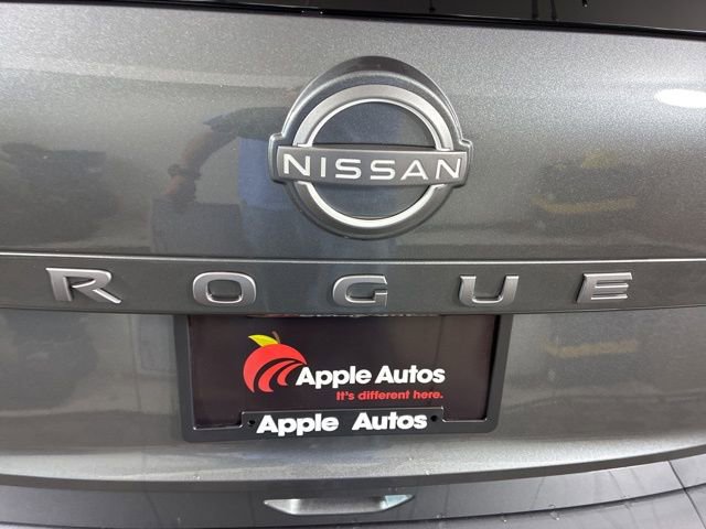 Used 2026 Nissan Rogue SV FWD image 9