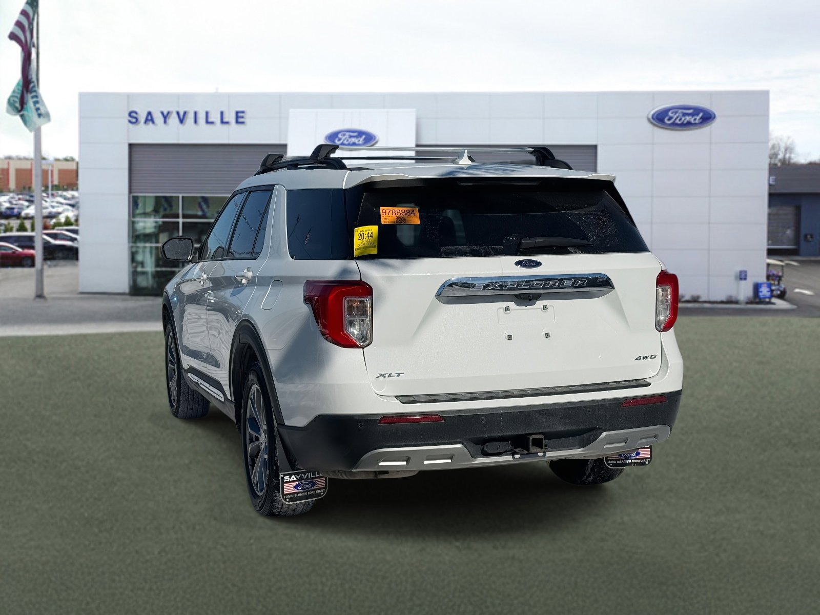 Certified 2022 Ford Explorer XLT w/ Equipment Group 202A image 5