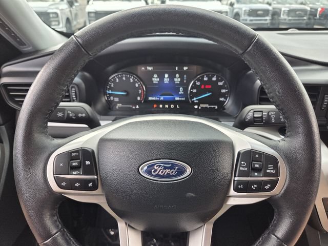 Certified 2024 Ford Explorer XLT RWD image 30