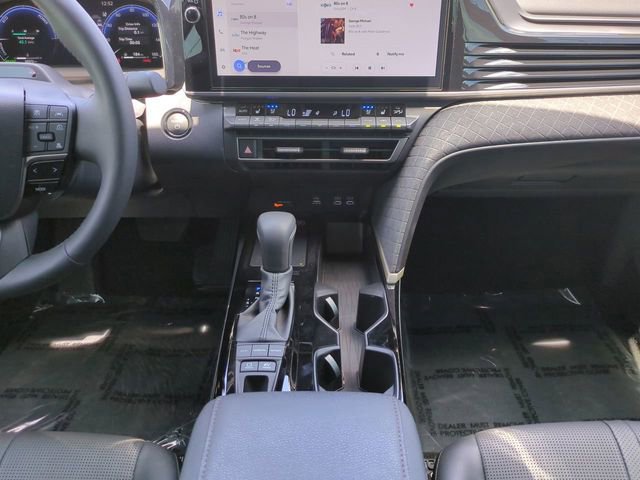 Used 2025 Toyota Camry XLE w/ Premium Plus Package FWD image 18