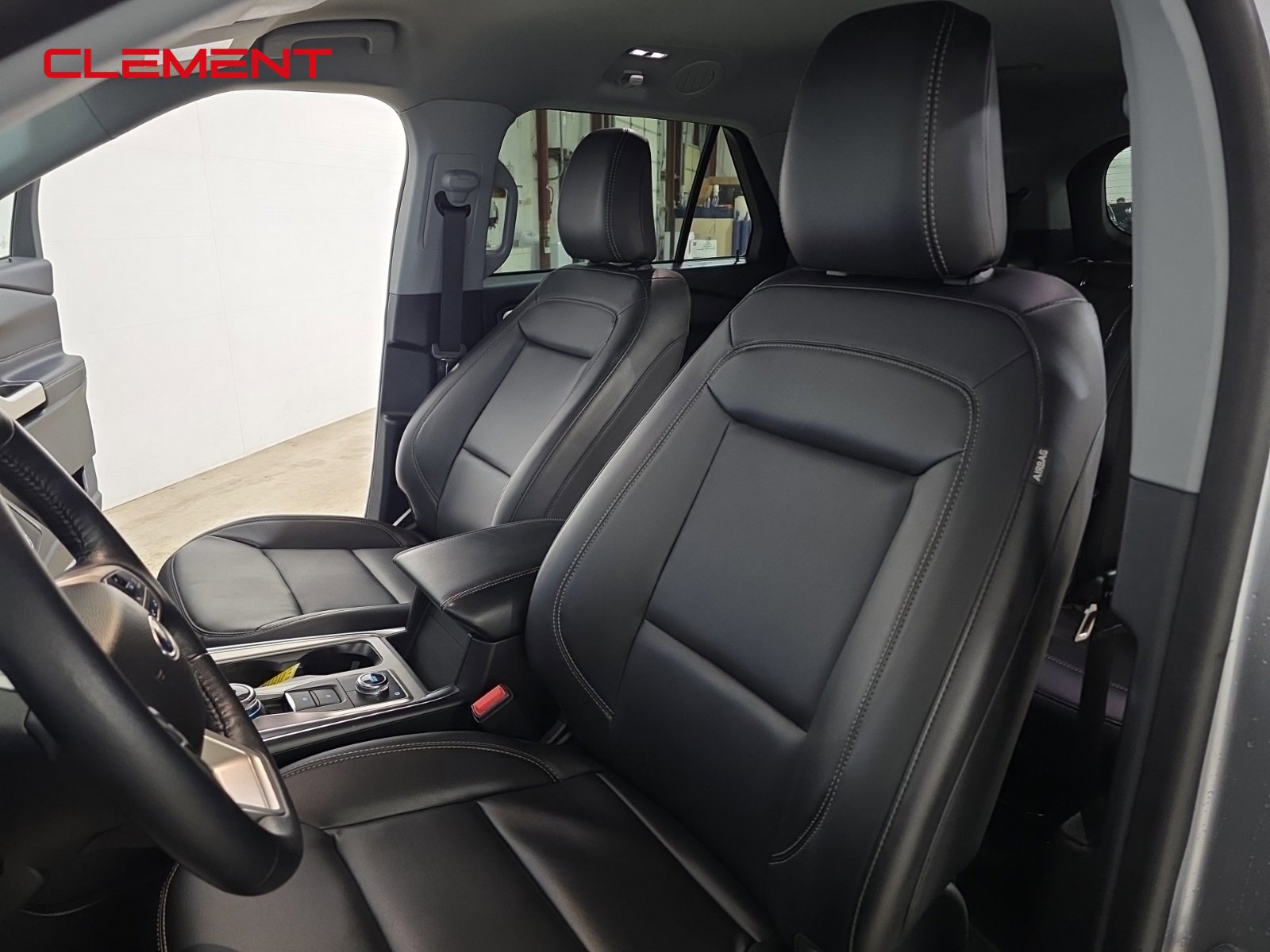 Certified 2022 Ford Explorer XLT w/ Equipment Group 202A image 26