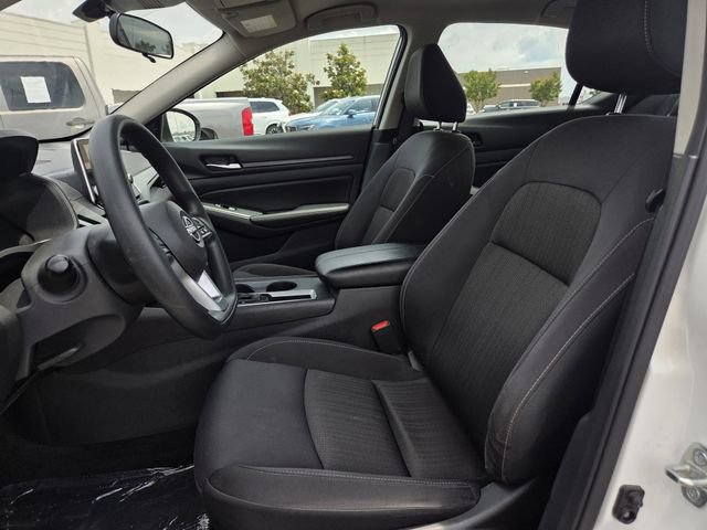 Used 2025 Nissan Altima 2.5 SV FWD image 9