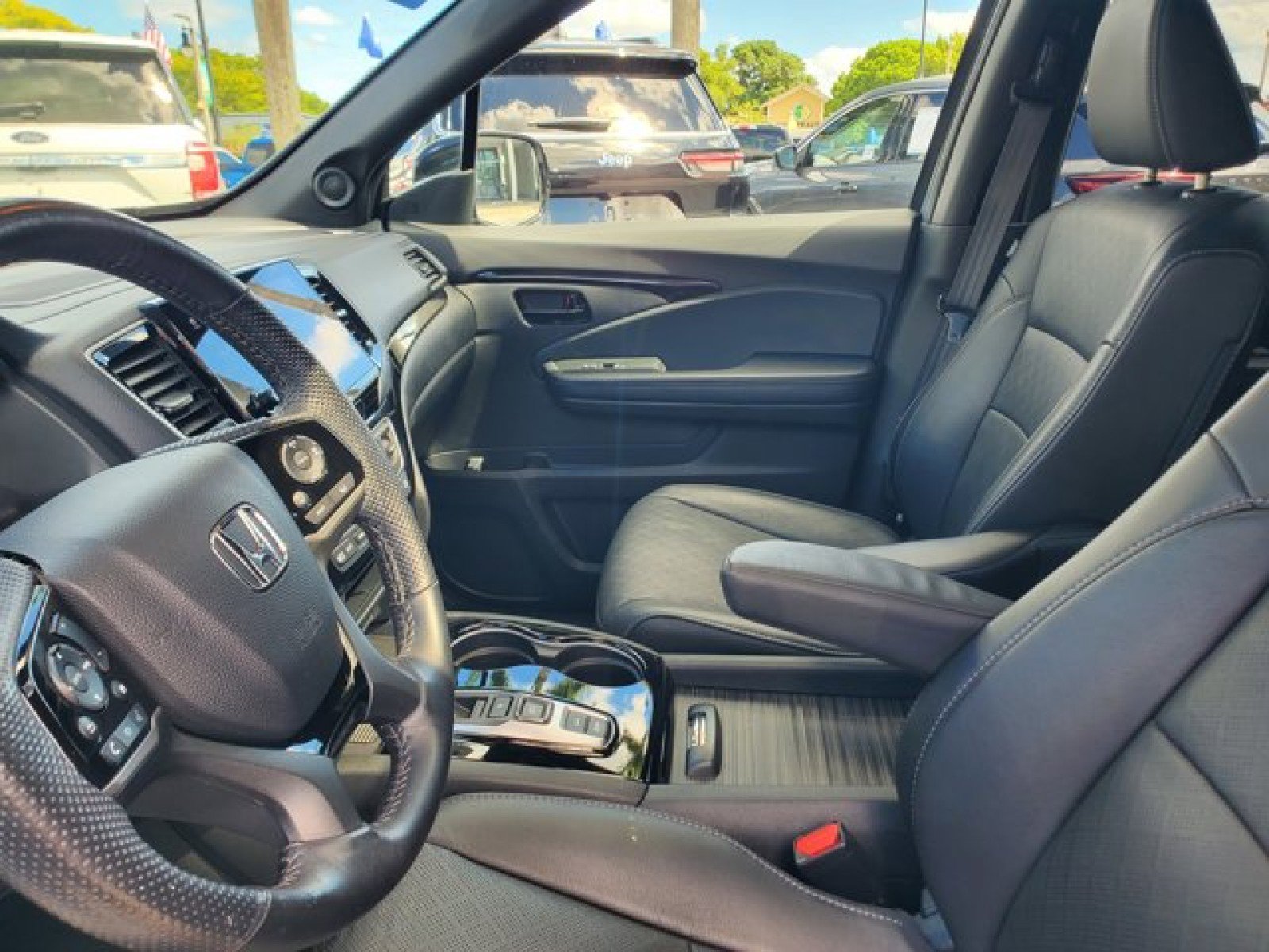 Used 2023 Honda Passport Elite image 11