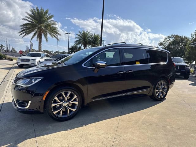 Used 2018 Chrysler Pacifica Limited image 4